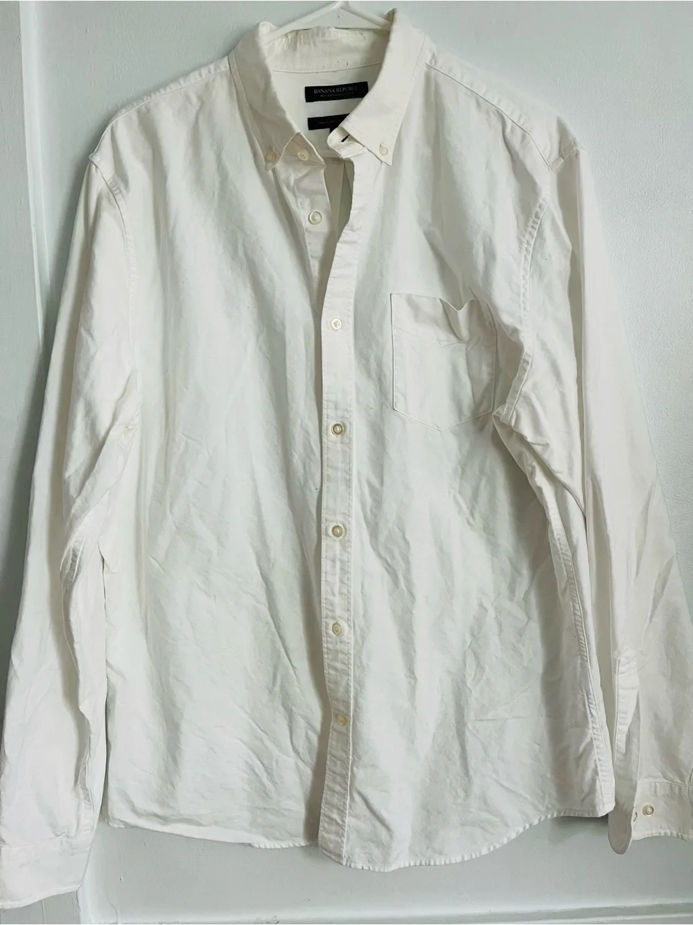 Banana Republic • Classic White Button-Down Men's Shirt - Large Tall